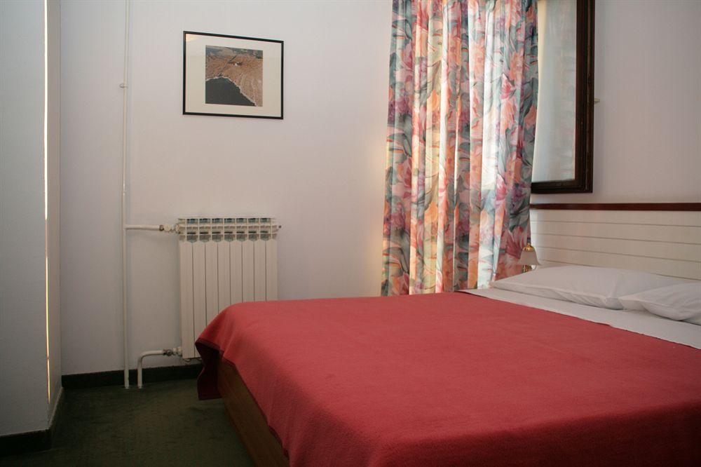 Hotel Jadran Šibenik Esterno foto