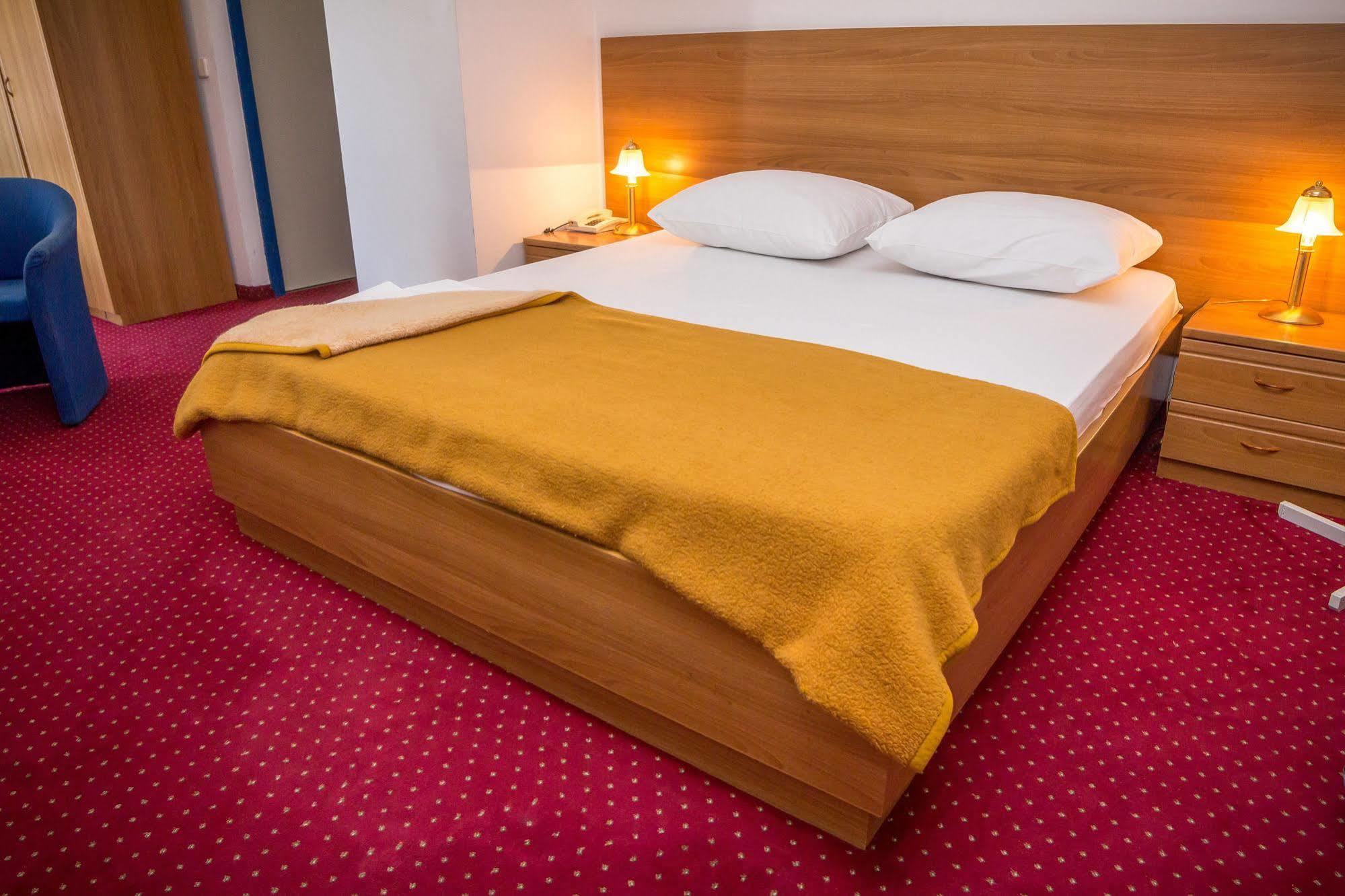Hotel Jadran Šibenik Esterno foto